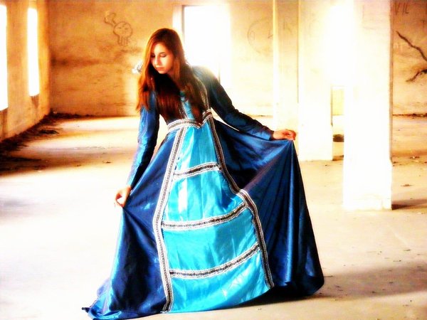 Les robes de bal princesse avec manches : modes et tendances