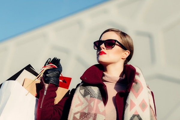 Lunettes de soleil : protéger ses yeux avec style