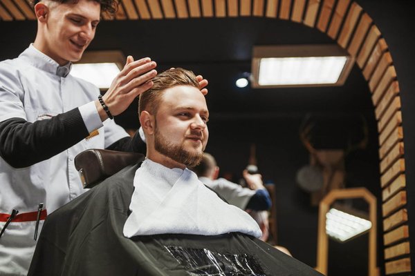 Cire cheveux pour homme : les critères d'achat à retenir